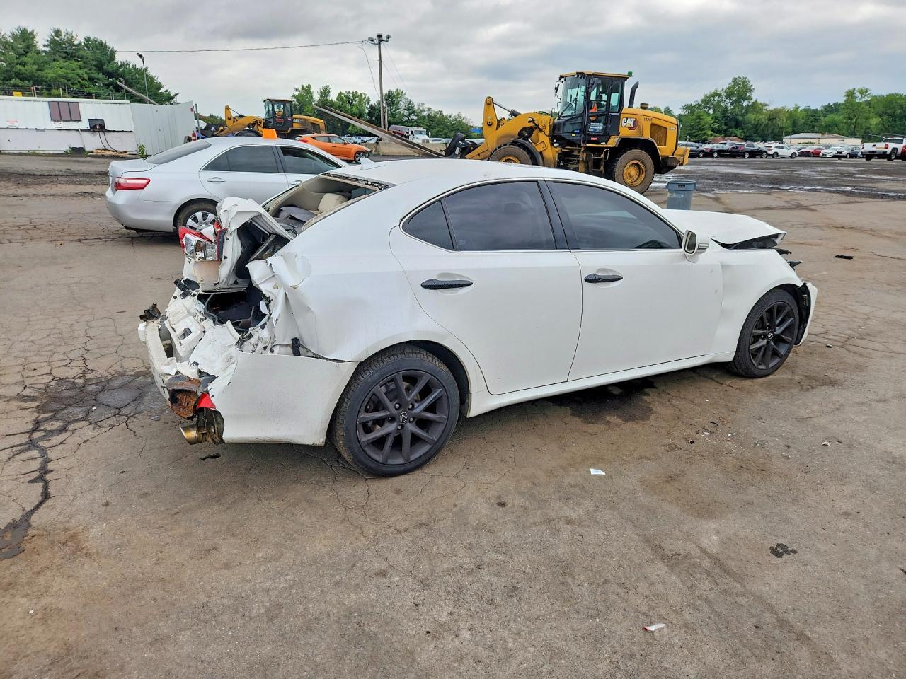 2011 LEXUS IS 250 — Фото 3 из 13