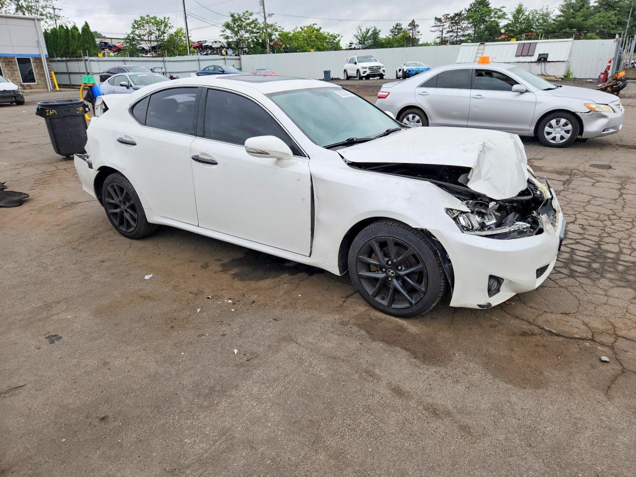 2011 LEXUS IS 250 — Фото 4 из 13