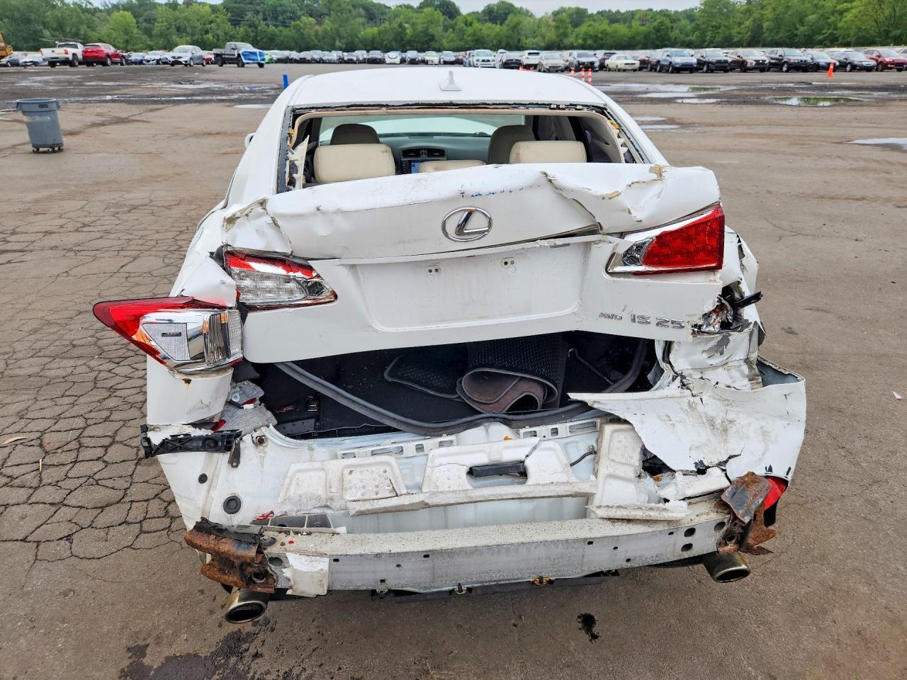2011 LEXUS IS 250 — Фото 6 из 13