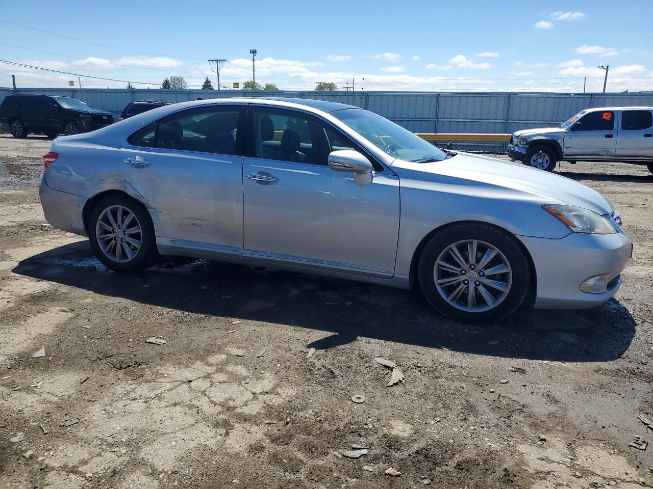2011 LEXUS ES 350 — Фото 4 из 12
