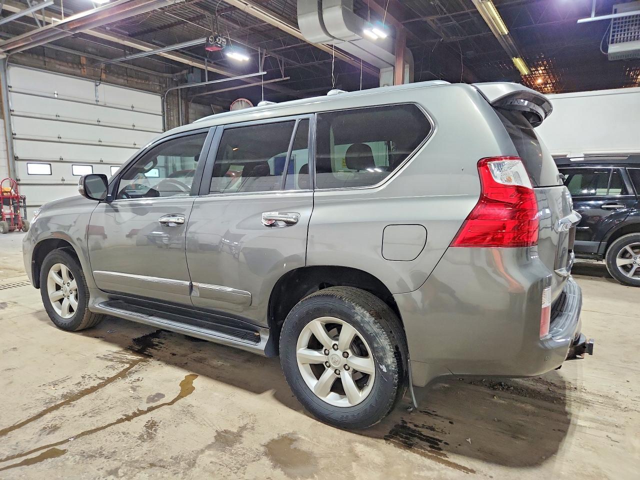2011 LEXUS GX 460 PREMIUM — Фото 2 из 13