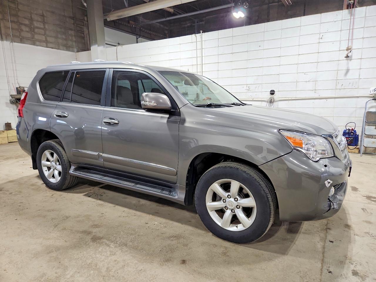2011 LEXUS GX 460 PREMIUM — Фото 4 из 13