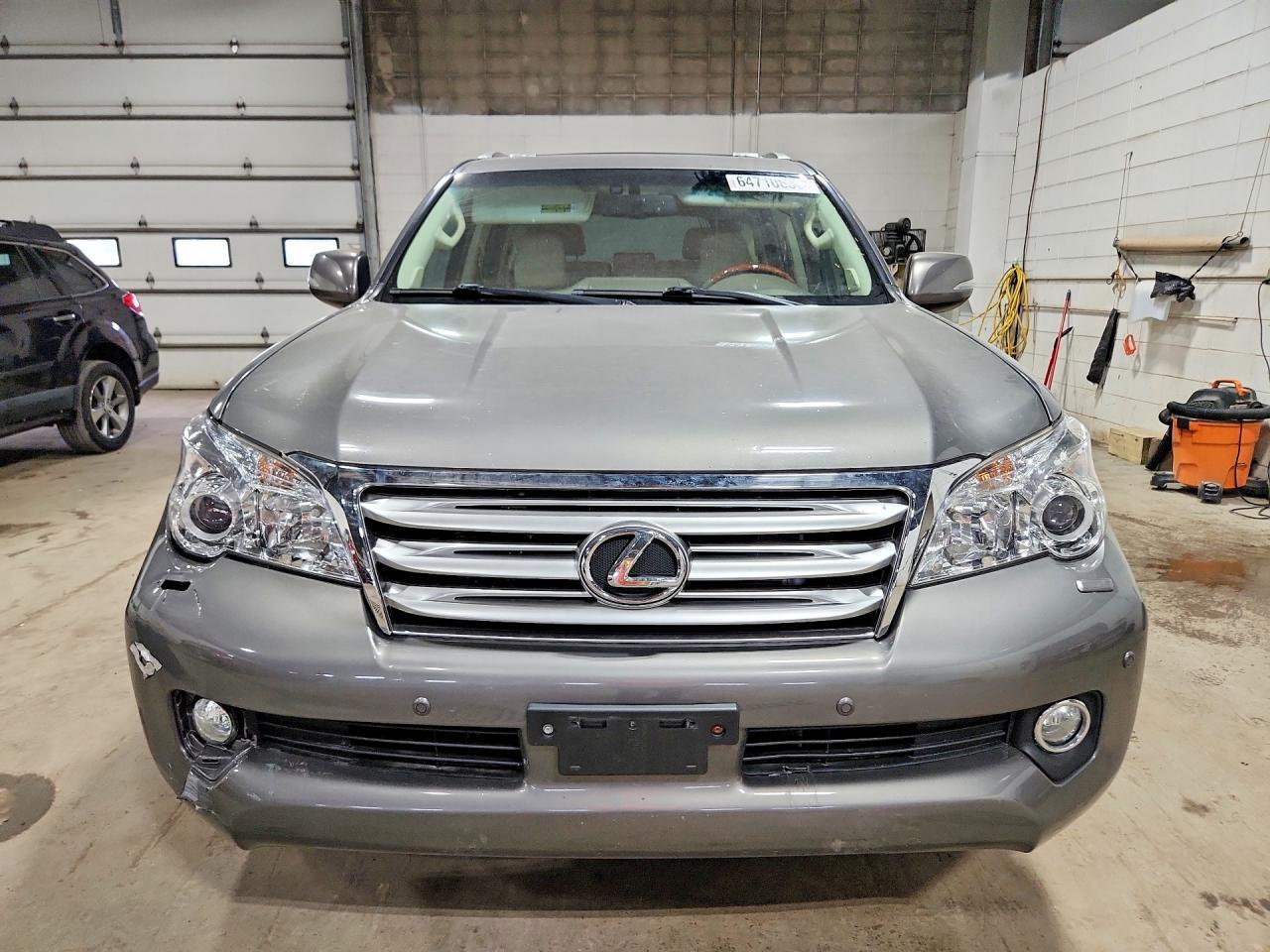 2011 LEXUS GX 460 PREMIUM — Фото 5 из 13
