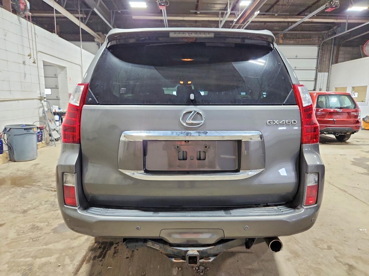 2011 LEXUS GX 460 PREMIUM — Фото 6 из 13