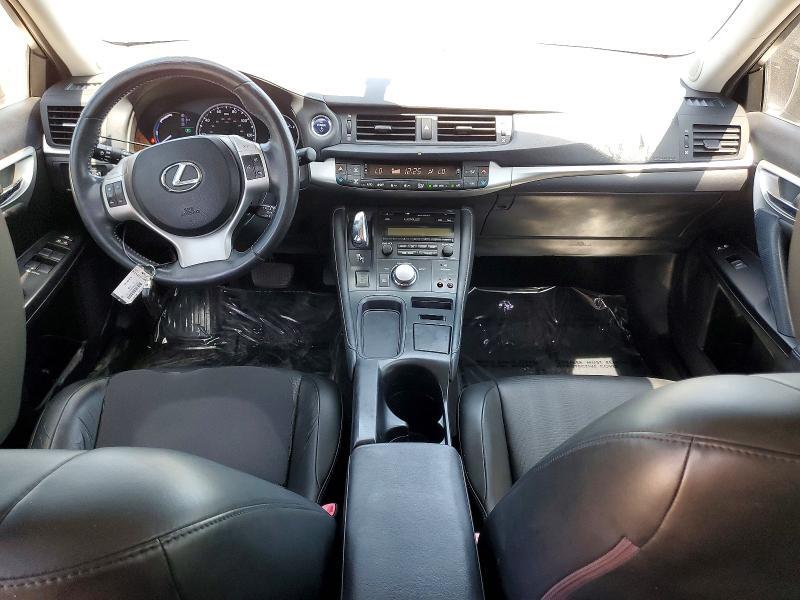 2011 LEXUS CT 200 — Фото 8 из 12