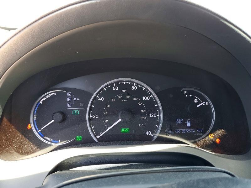 2011 LEXUS CT 200 — Фото 9 из 12