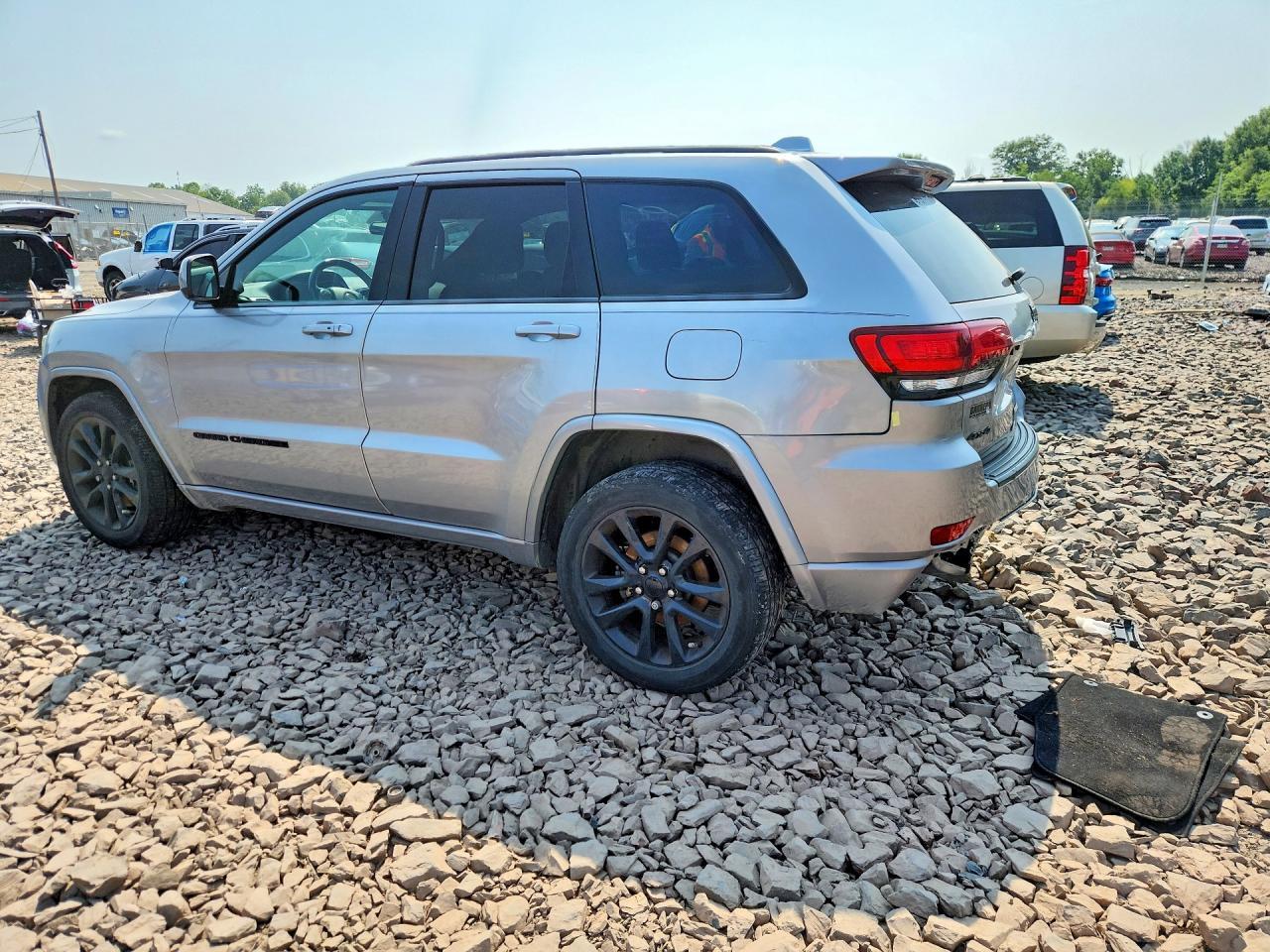 2021 JEEP GRAND CHEROKEE LAREDO — Фото 2 из 13