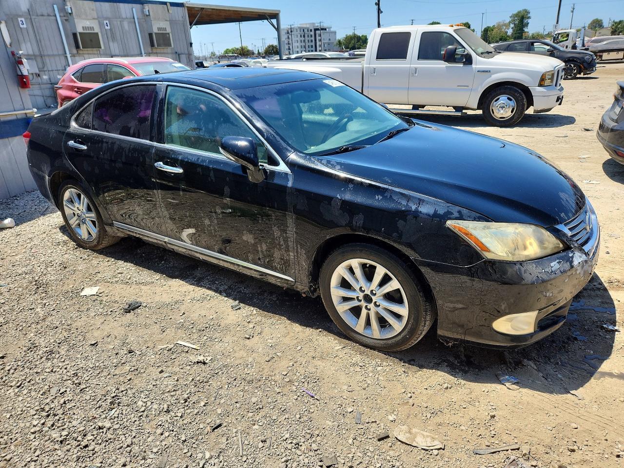 2011 LEXUS ES 350 — Фото 4 из 12