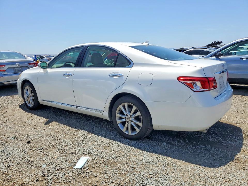 2011 LEXUS ES 350 — Фото 2 из 12