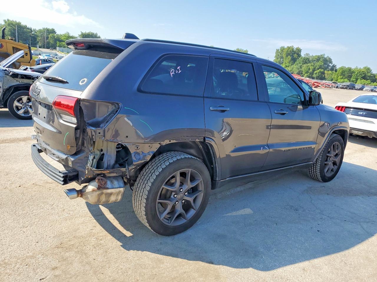 2021 JEEP GRAND CHEROKEE LIMITED — Фото 3 из 13