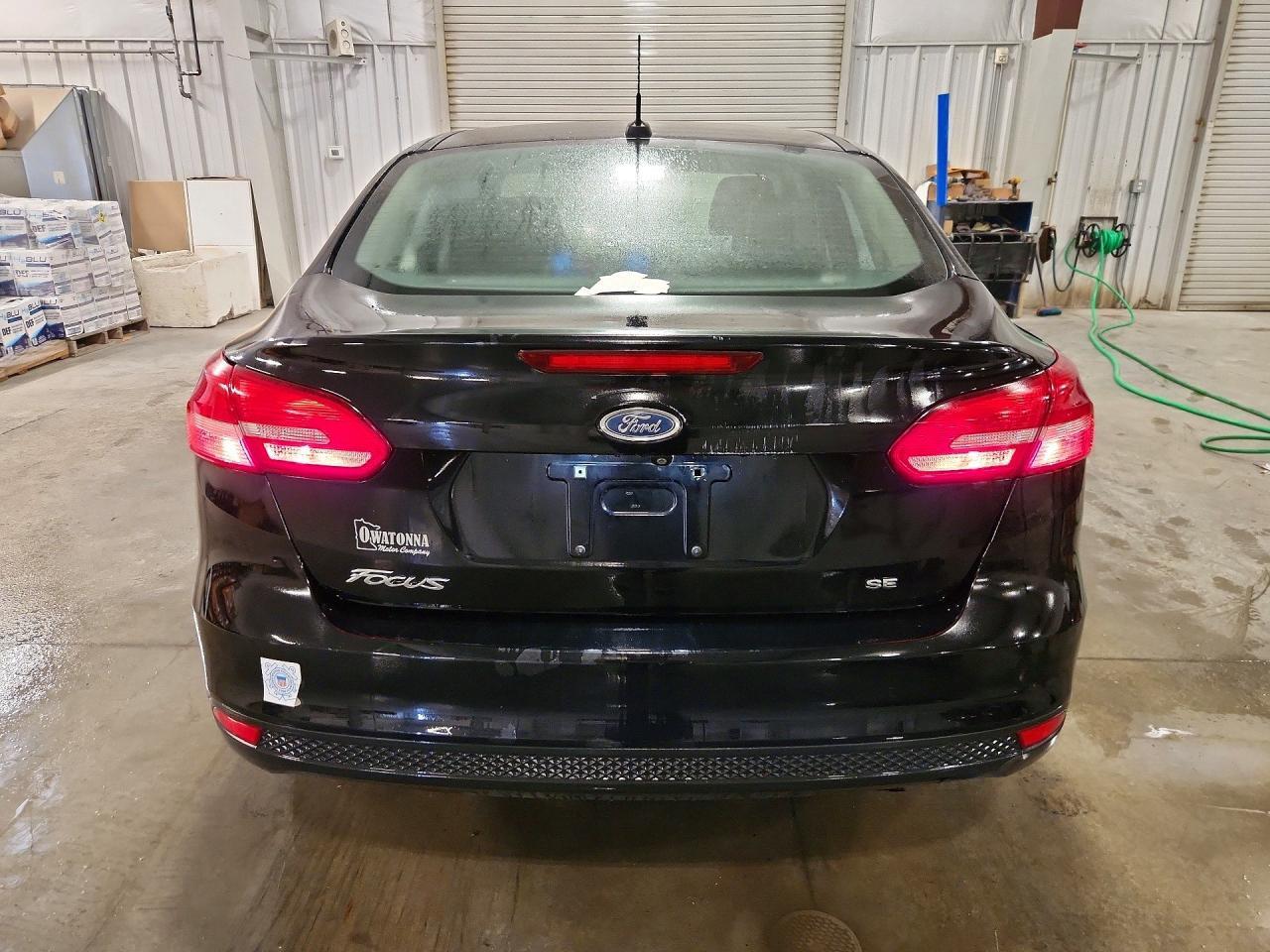 2017 FORD FOCUS SE — Фото 6 из 12