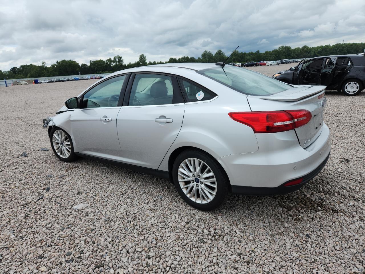 1FADP3J20HL229115 2017 FORD FOCUS photo no. 2