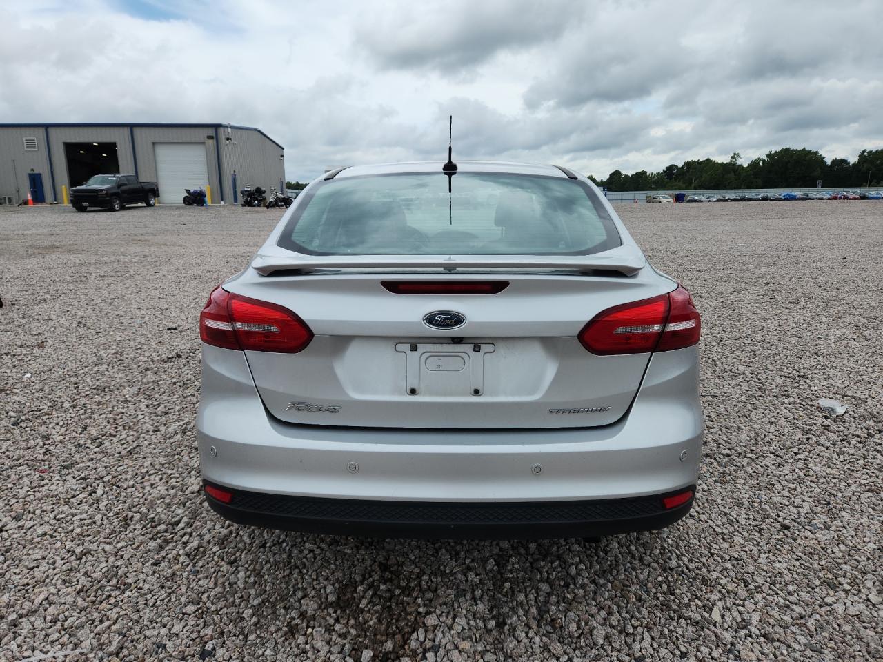 1FADP3J20HL229115 2017 FORD FOCUS photo no. 6