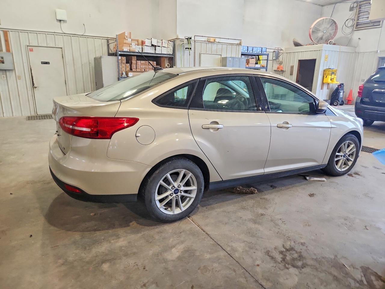 2017 FORD FOCUS SE — Фото 3 из 12