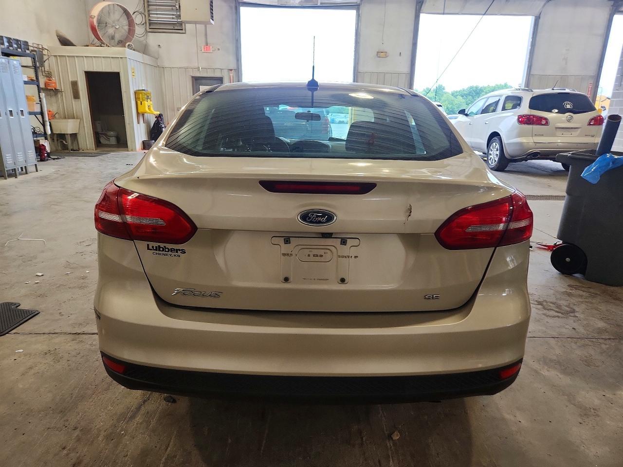 2017 FORD FOCUS SE — Фото 6 из 12
