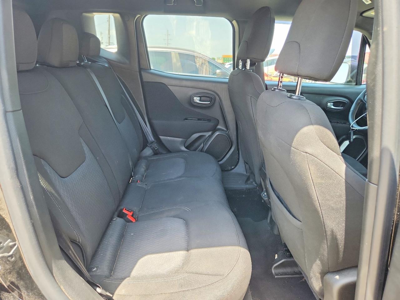 2021 JEEP RENEGADE LATITUDE — Фото 10 из 12