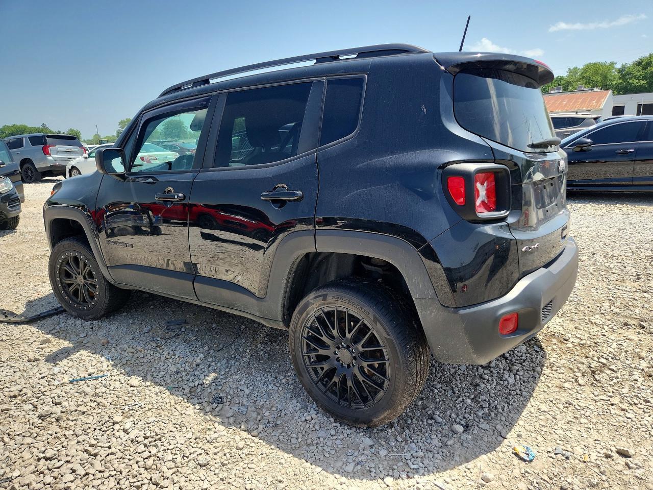 2021 JEEP RENEGADE LATITUDE — Фото 2 из 12