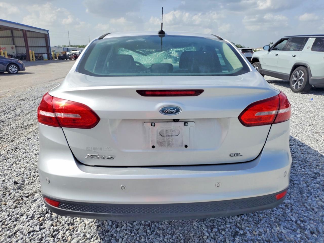2017 FORD FOCUS SEL — Фото 6 из 13