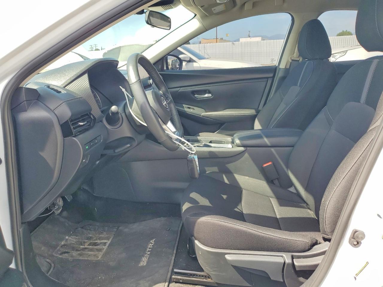 2025 NISSAN SENTRA SV — Фото 7 из 12