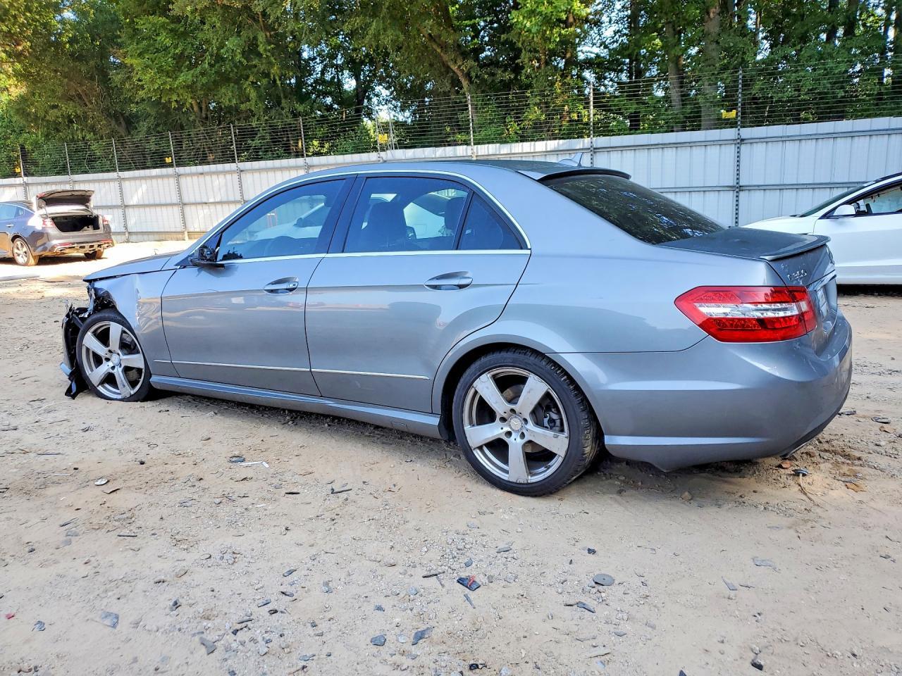 2011 MERCEDES-BENZ E 350 — Фото 2 из 12