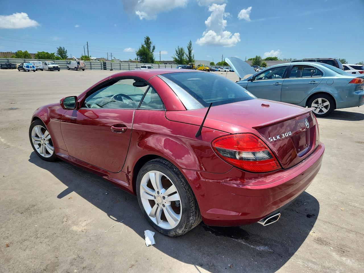 2011 MERCEDES-BENZ SLK 300 — Фото 2 из 13