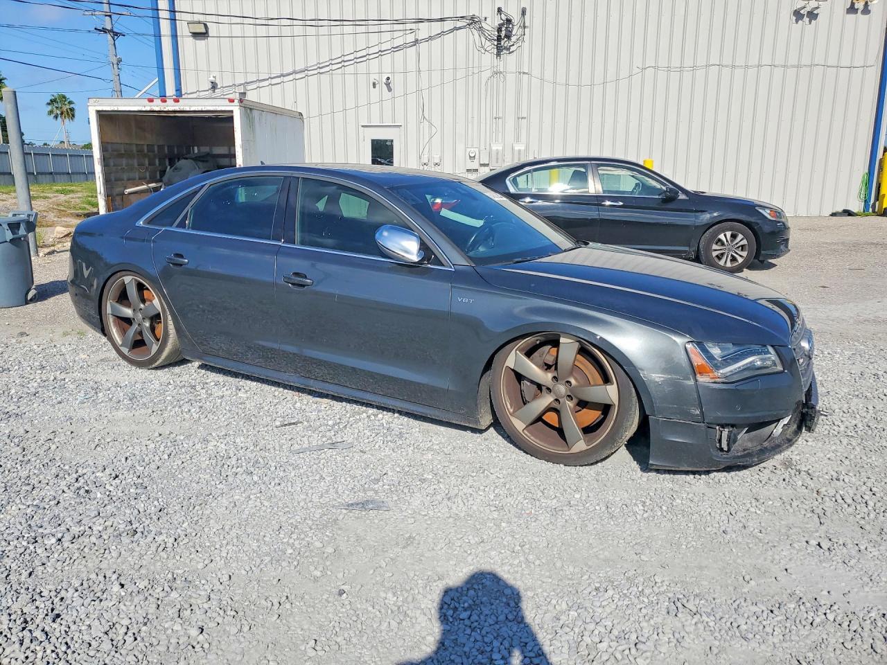 2014 AUDI S8 QUATTRO — Фото 4 из 12