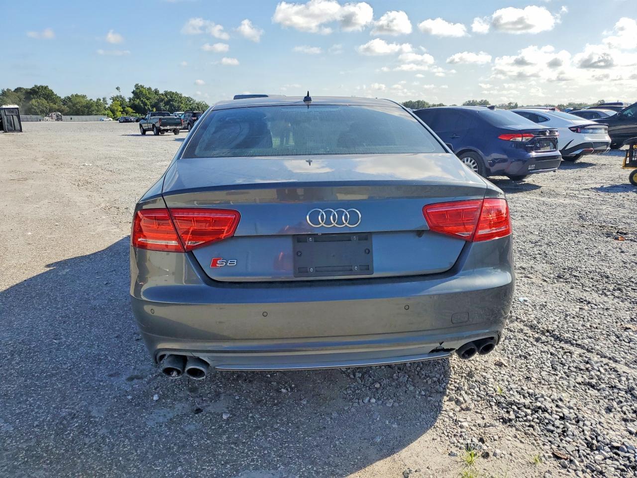 2014 AUDI S8 QUATTRO — Фото 6 из 12