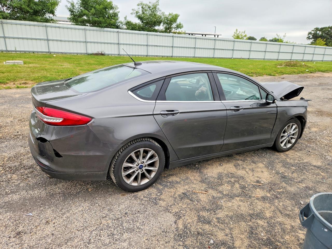 2017 FORD FUSION SE — Фото 3 из 12
