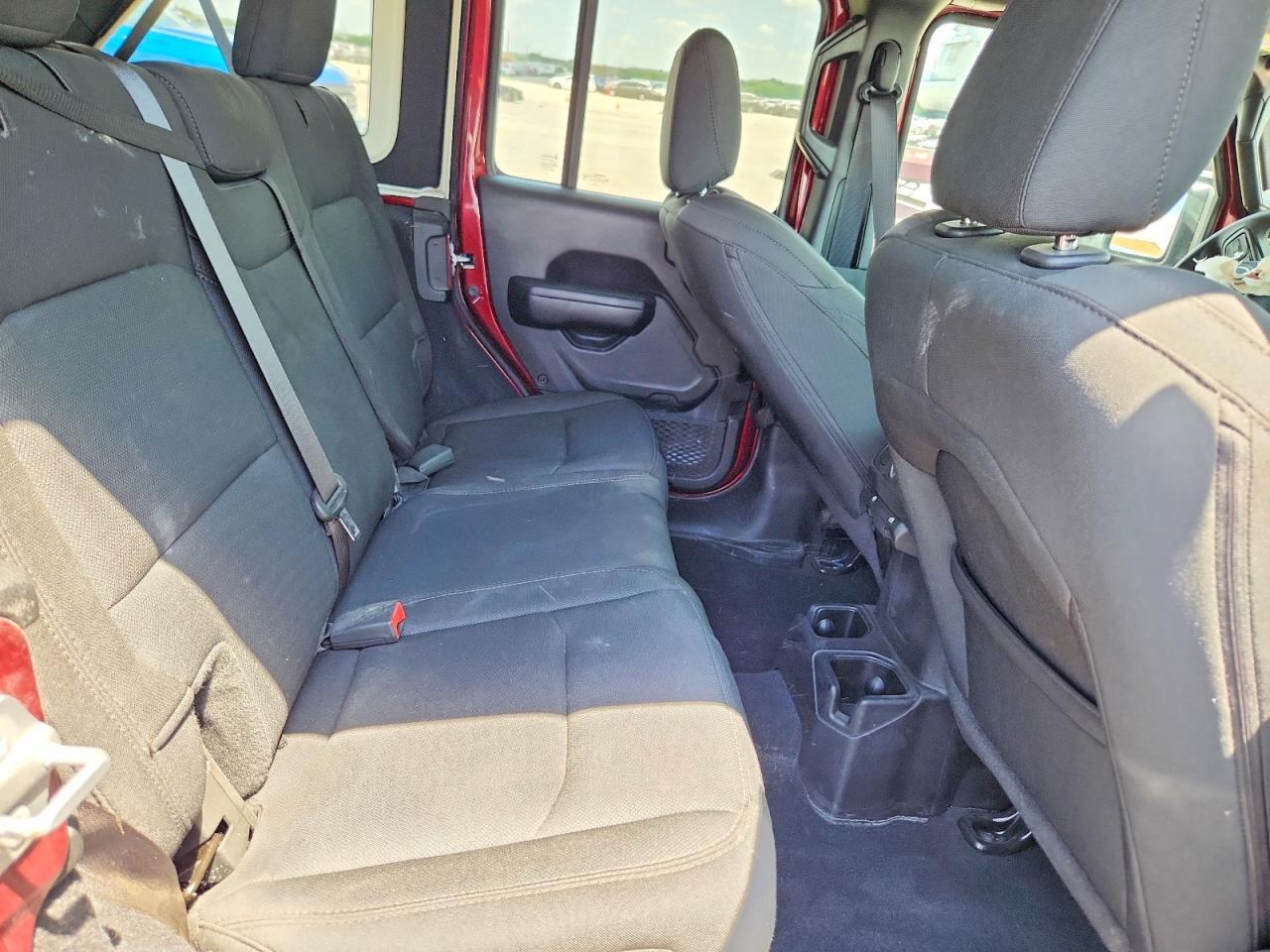 2021 JEEP WRANGLER UNLIMITED SPORT — Фото 10 из 12