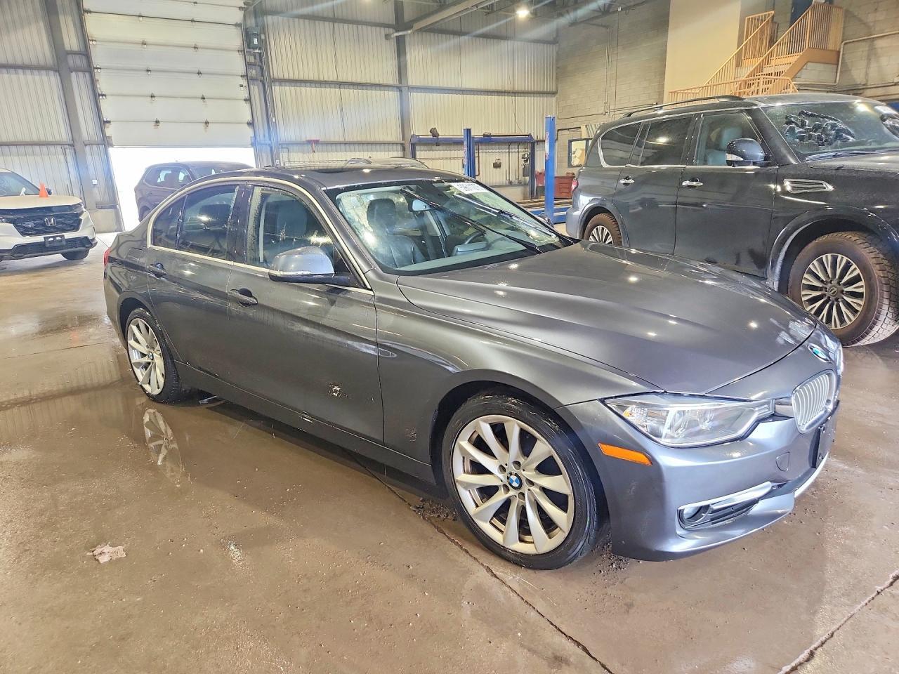 2014 BMW 320 I XDRIVE — Фото 4 из 12