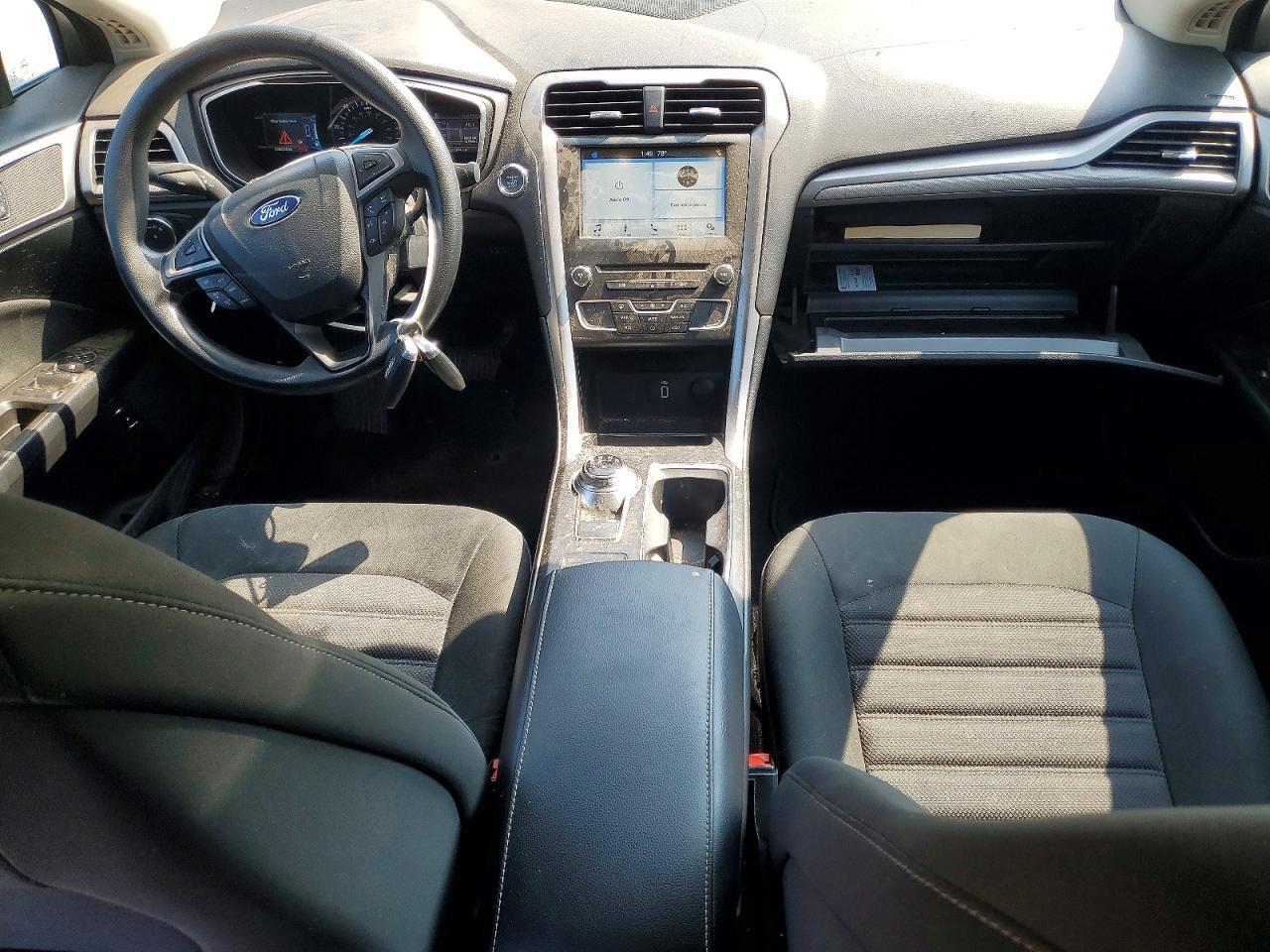 2017 FORD FUSION SE HYBRID — Фото 8 из 12