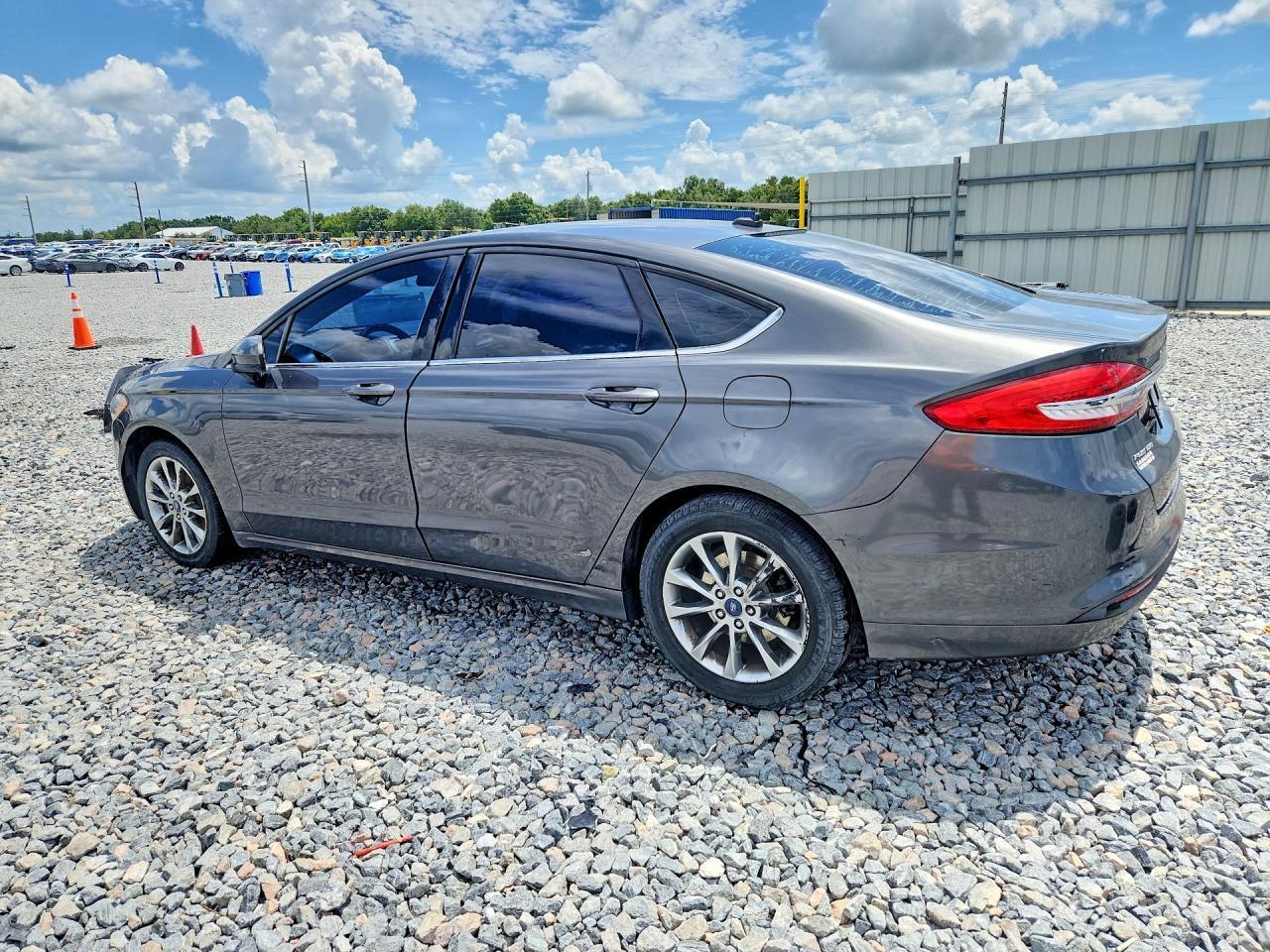 2017 FORD FUSION SE — Фото 2 из 13