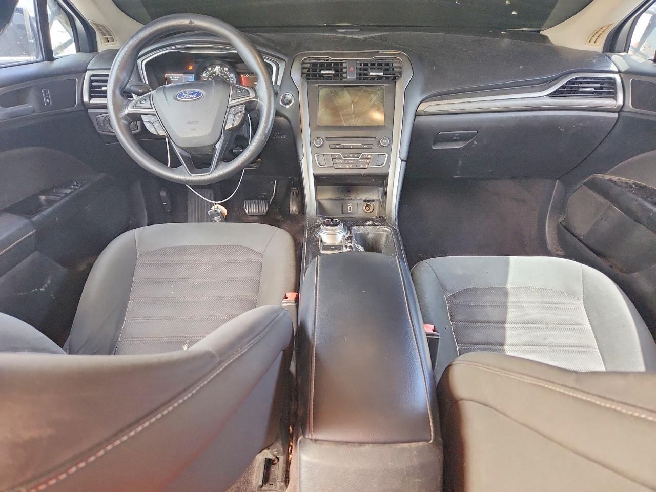2017 FORD FUSION SE — Фото 8 из 13