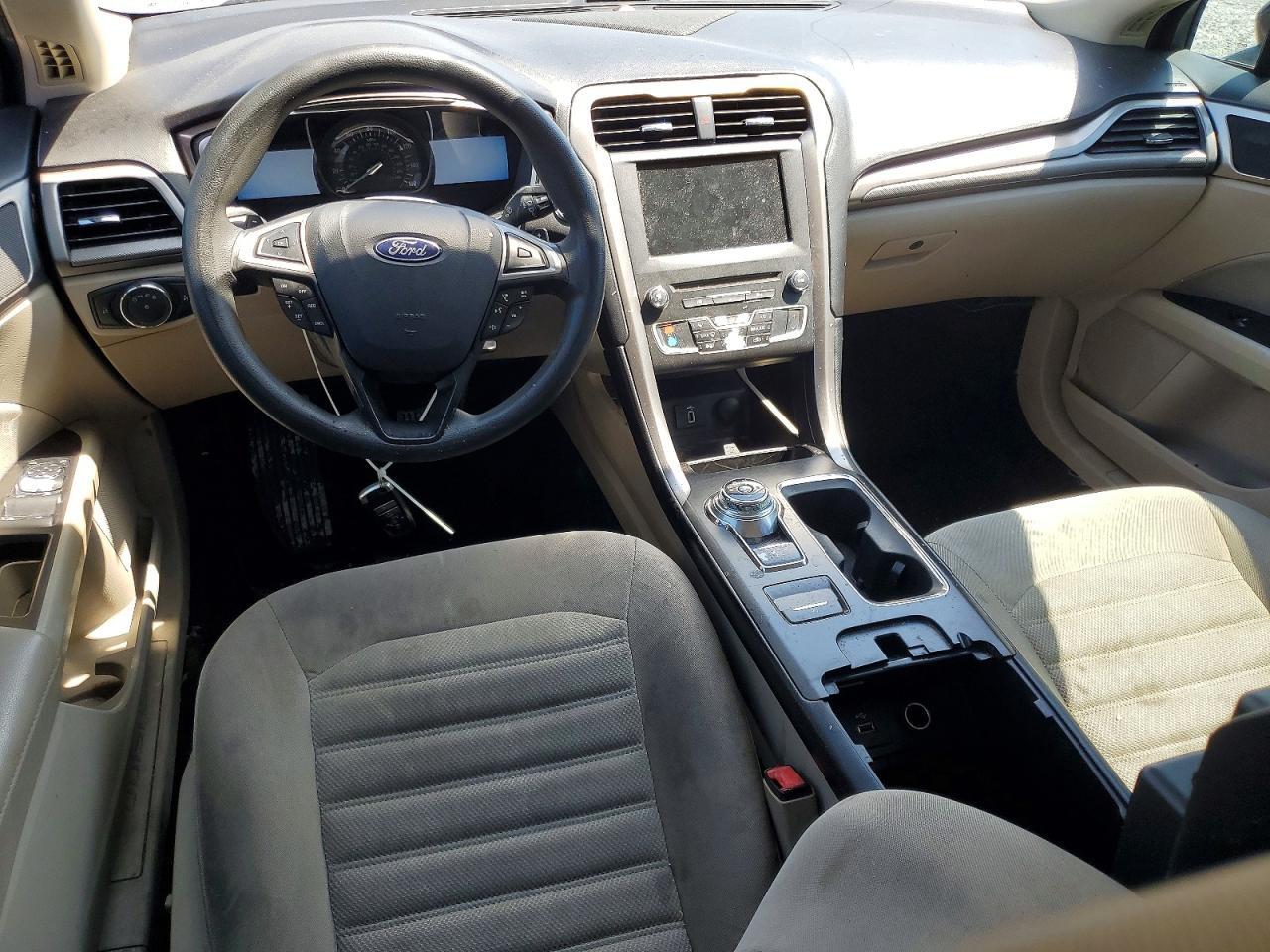 2017 FORD FUSION SE — Фото 8 из 12