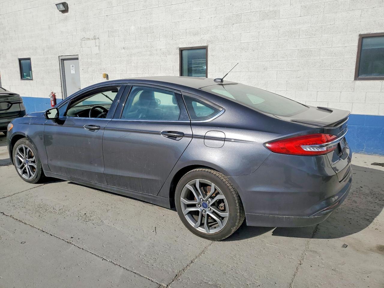 2017 FORD FUSION SE — Фото 2 из 12