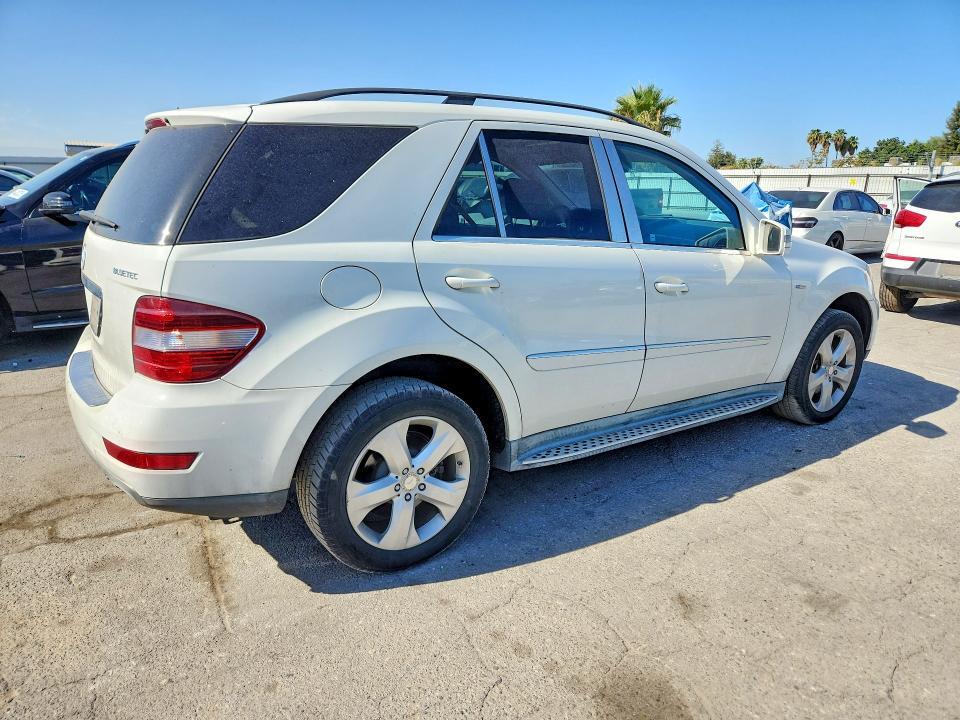 4JGBB2FB3BA641594 2011 MERCEDES-BENZ ML photo no. 3
