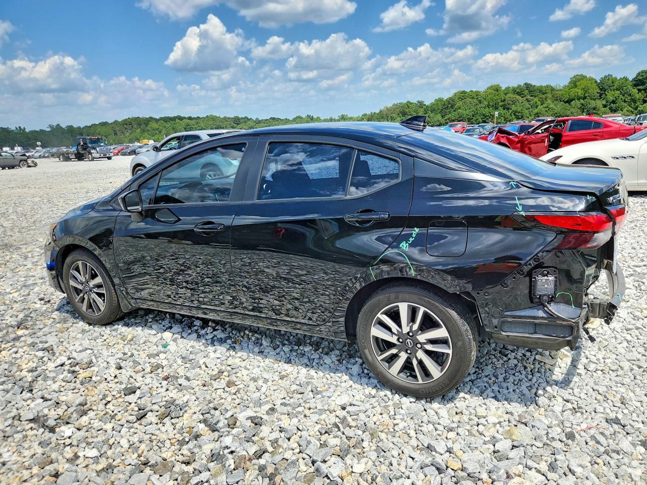 2025 NISSAN VERSA SV — Фото 2 из 12