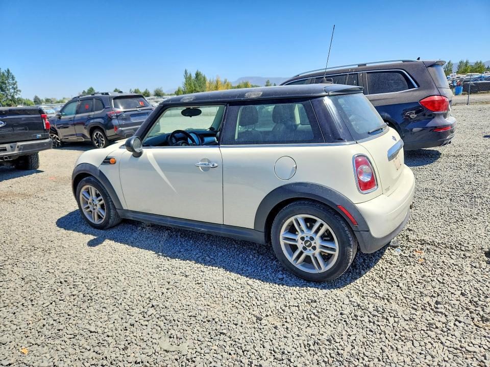 2011 MINI COOPER — Фото 2 из 12