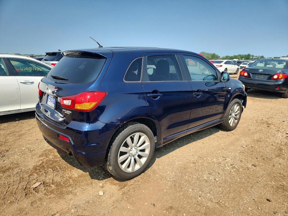 2011 MITSUBISHI OUTLANDER SPORT SE — Фото 3 из 12