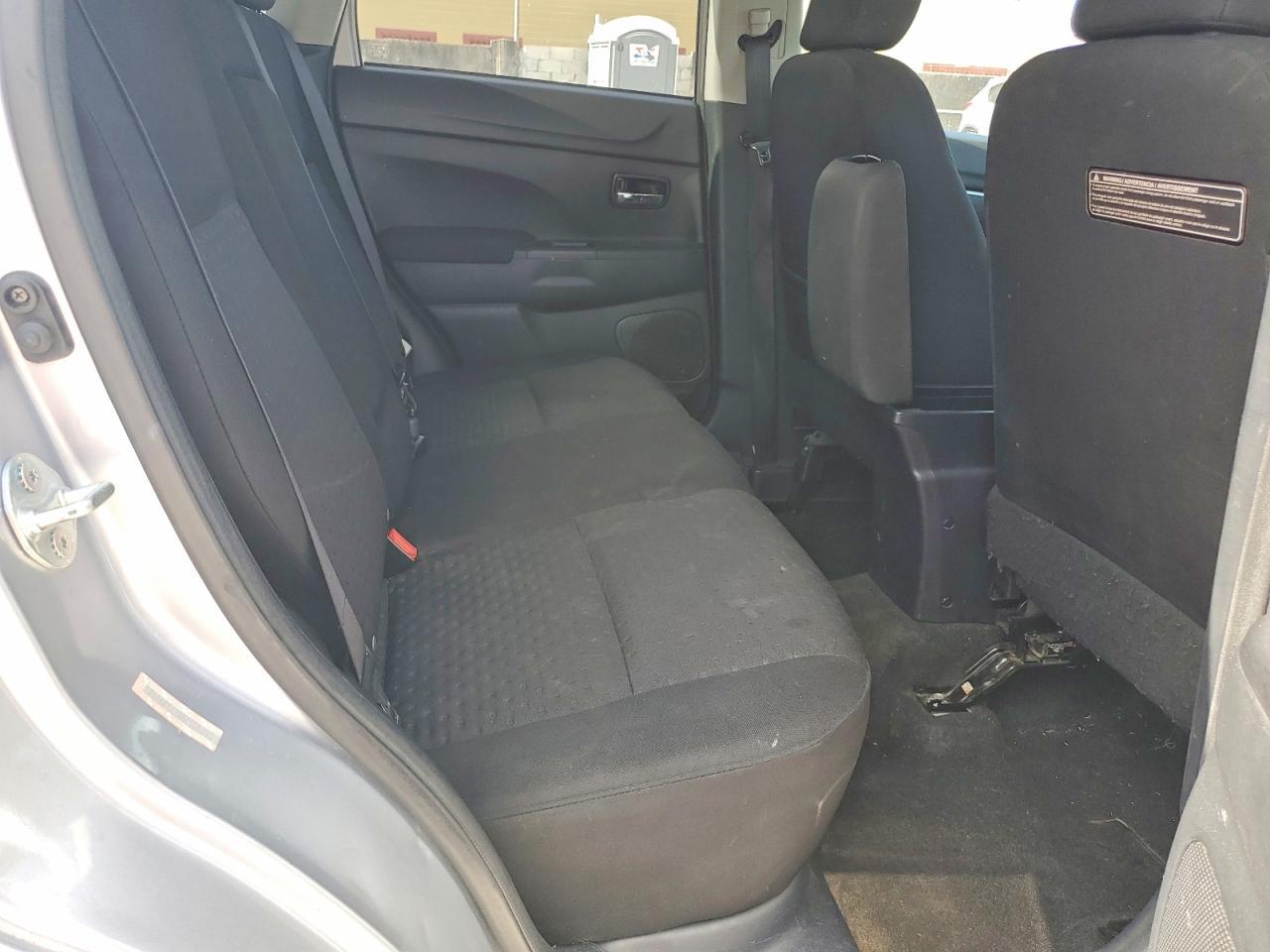 2011 MITSUBISHI OUTLANDER SPORT SE — Фото 10 из 12