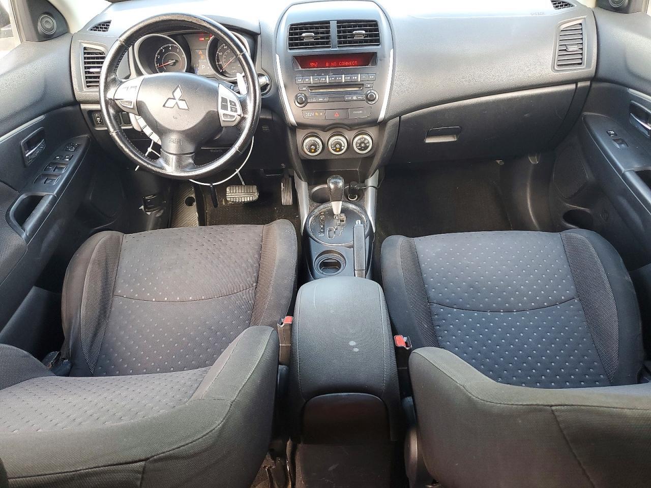 2011 MITSUBISHI OUTLANDER SPORT SE — Фото 8 из 12
