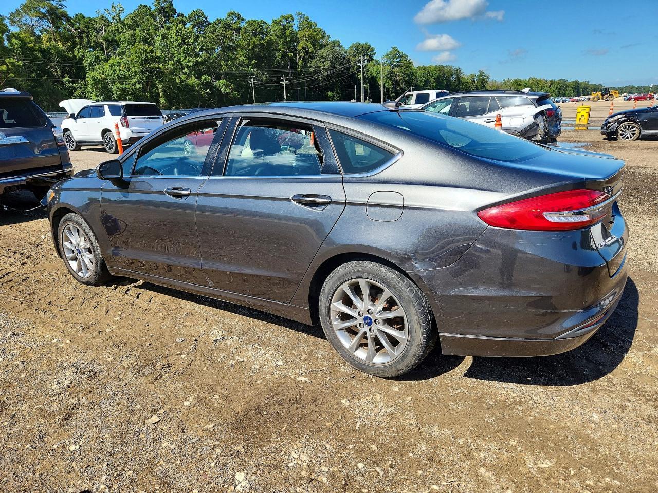 2017 FORD FUSION SE — Фото 2 из 12