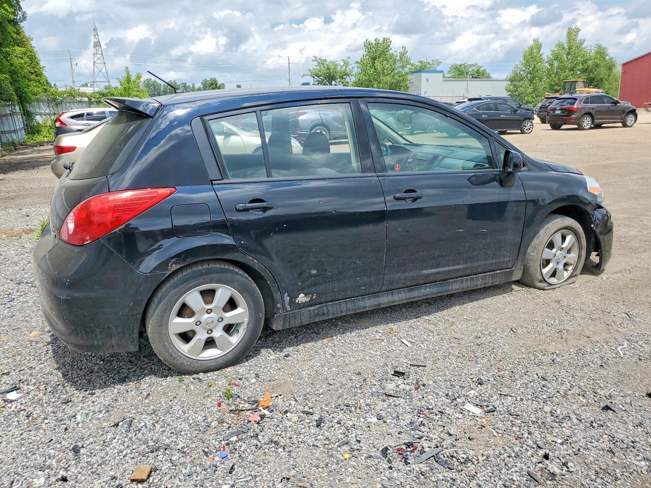 2011 NISSAN VERSA 1.8 S — Фото 3 из 12