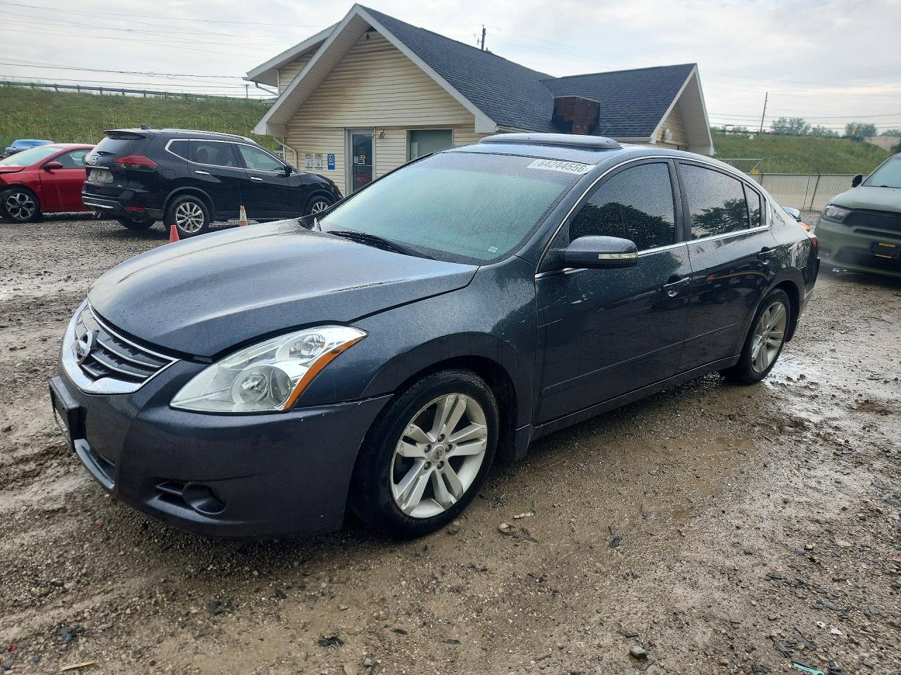 2011 NISSAN ALTIMA SR