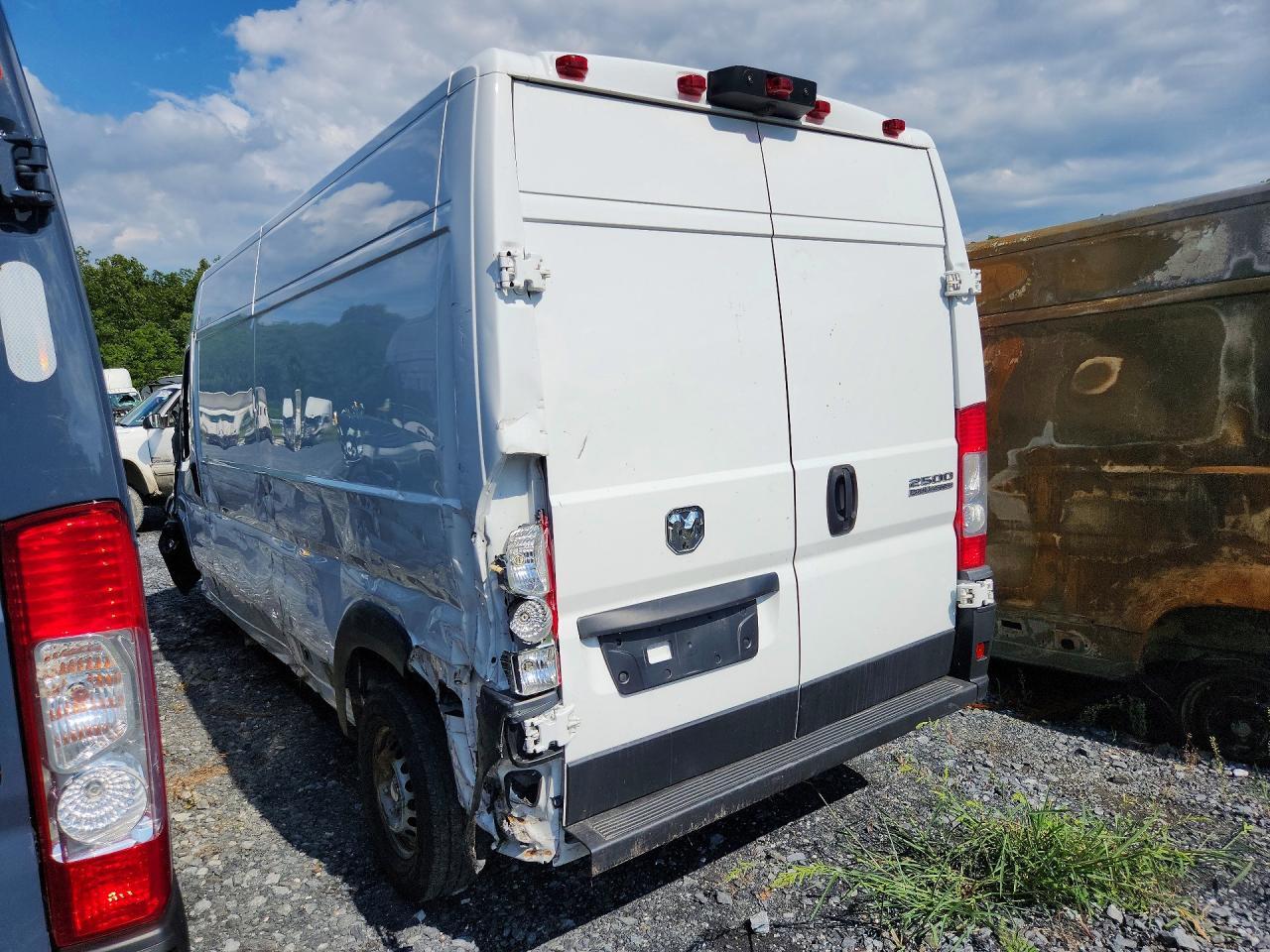 2025 RAM PROMASTER 2500 DELIVERY VAN — Фото 2 из 13