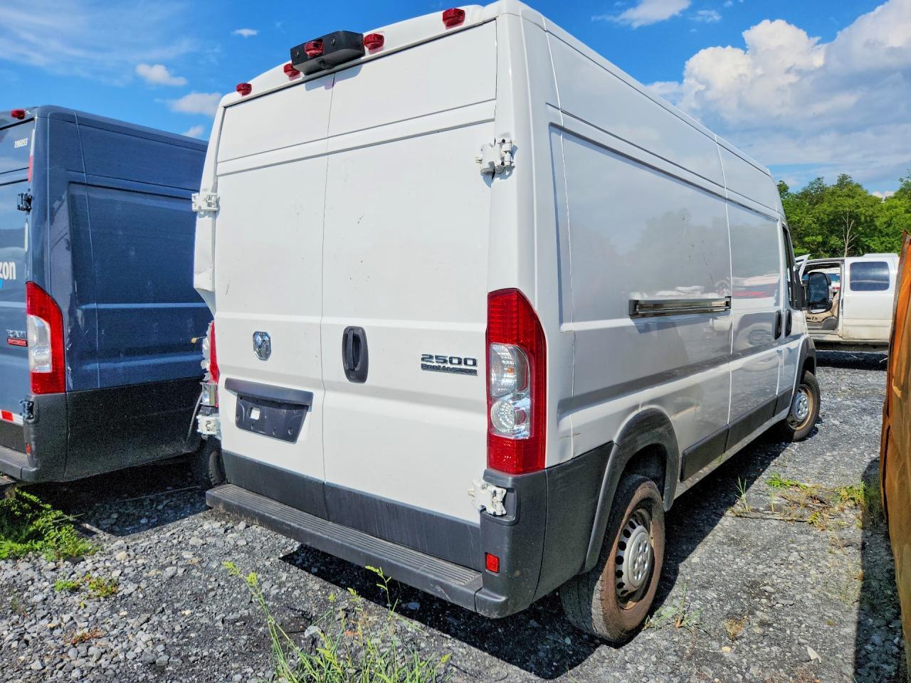 2025 RAM PROMASTER 2500 DELIVERY VAN — Фото 3 из 13