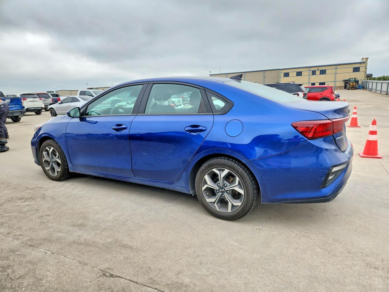 2021 KIA FORTE LXS — Фото 2 из 12