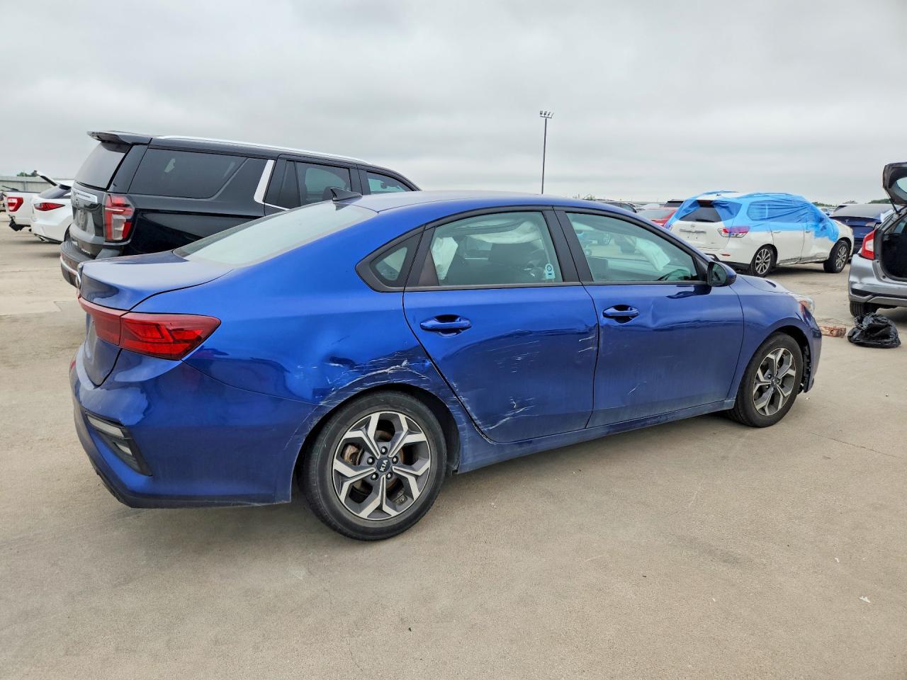 2021 KIA FORTE LXS — Фото 3 из 12