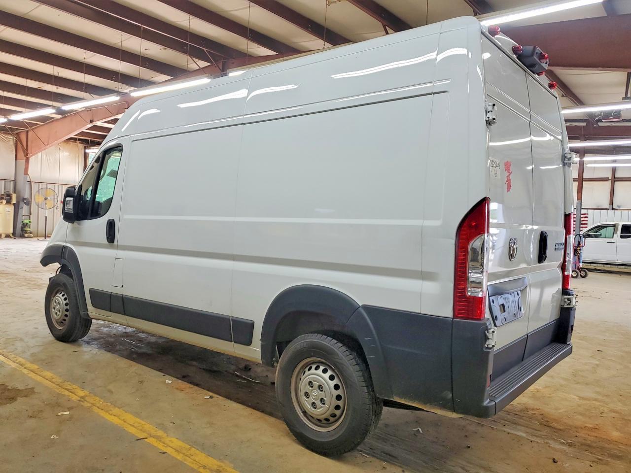 2025 RAM PROMASTER 2500 DELIVERY VAN — Фото 2 из 13