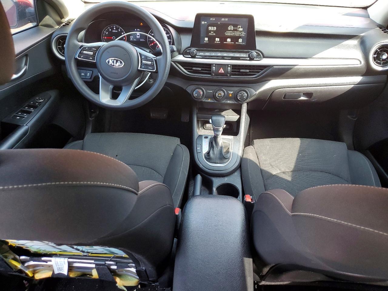 2021 KIA FORTE LXS — Фото 8 из 12
